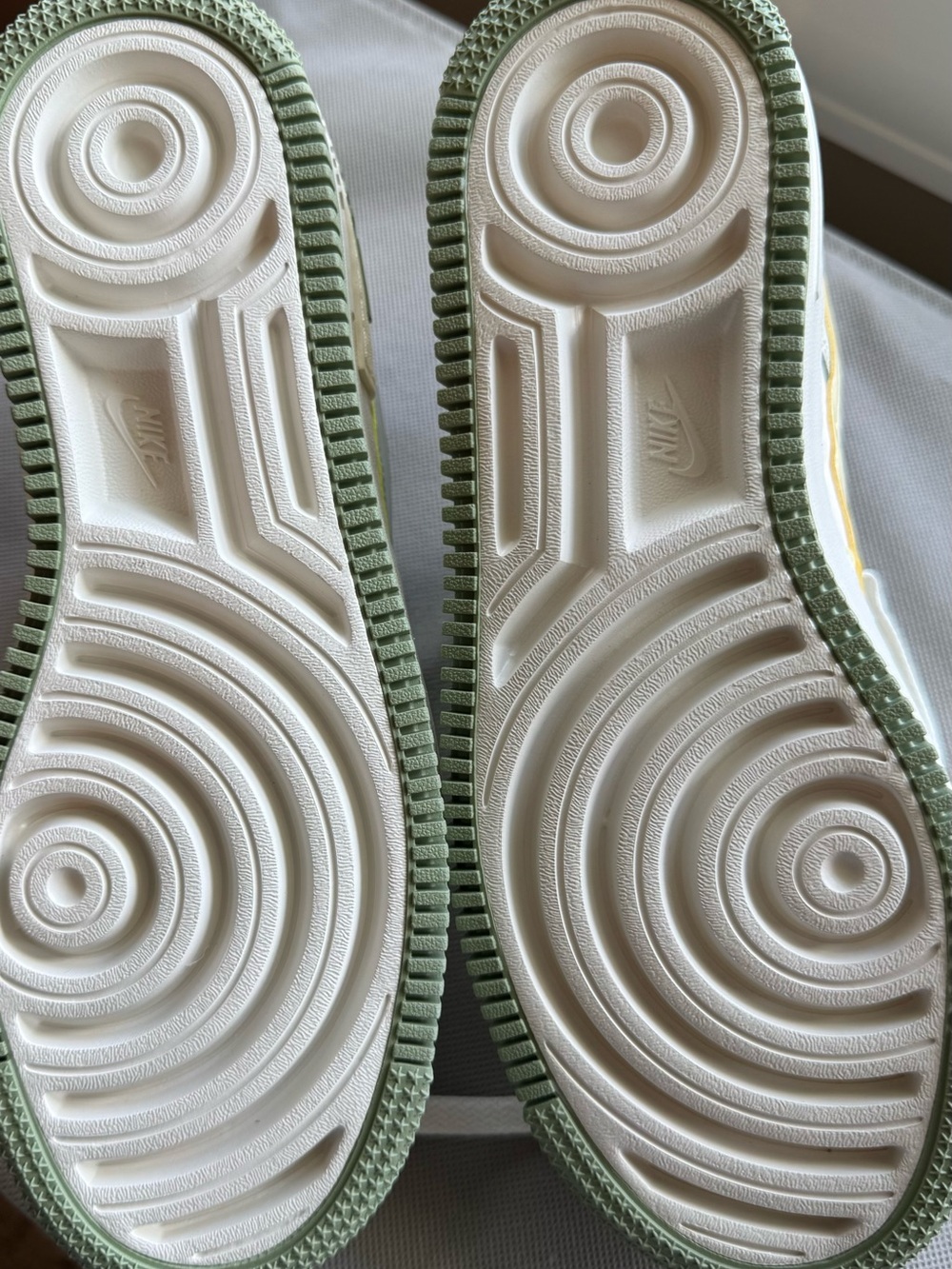 Nike Air Force 1 Low White with Pale Yellow & Green Trim - Picture 3 of 5